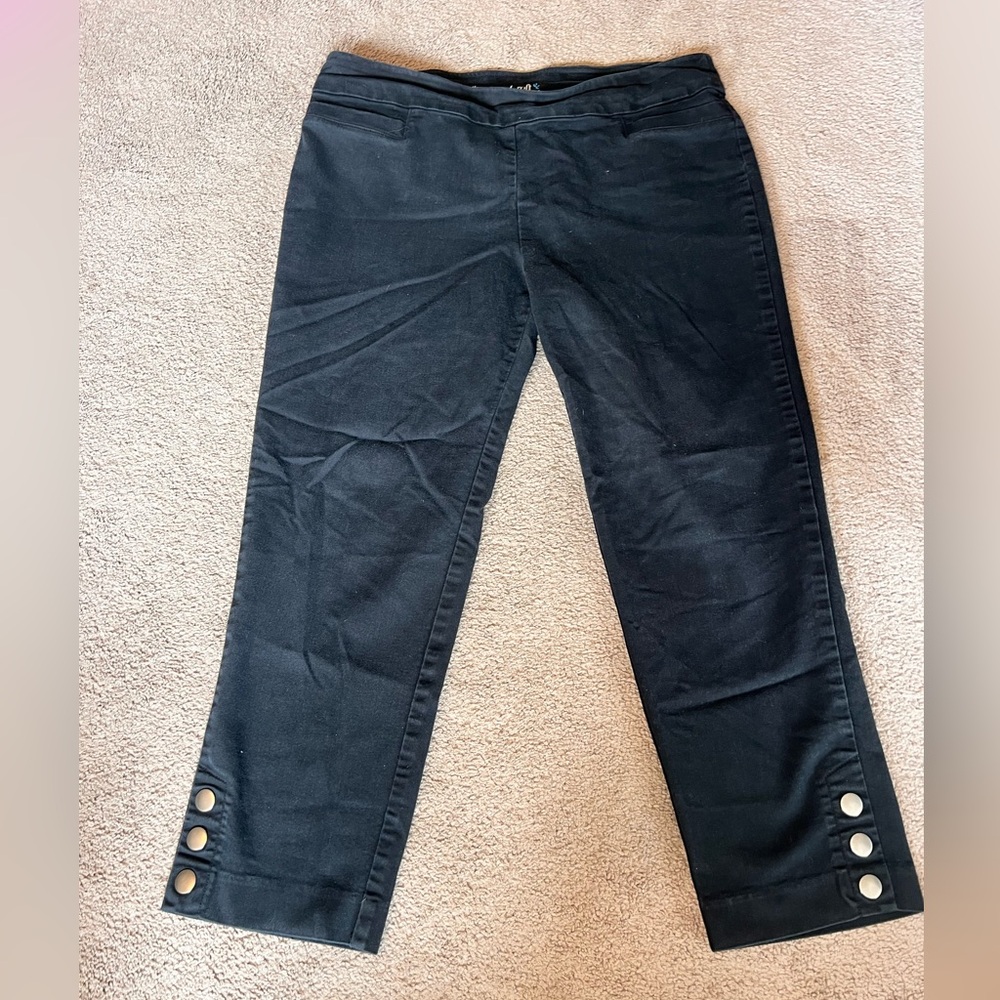 Croft & Barrow Black Cropped Pants with Button Detail
